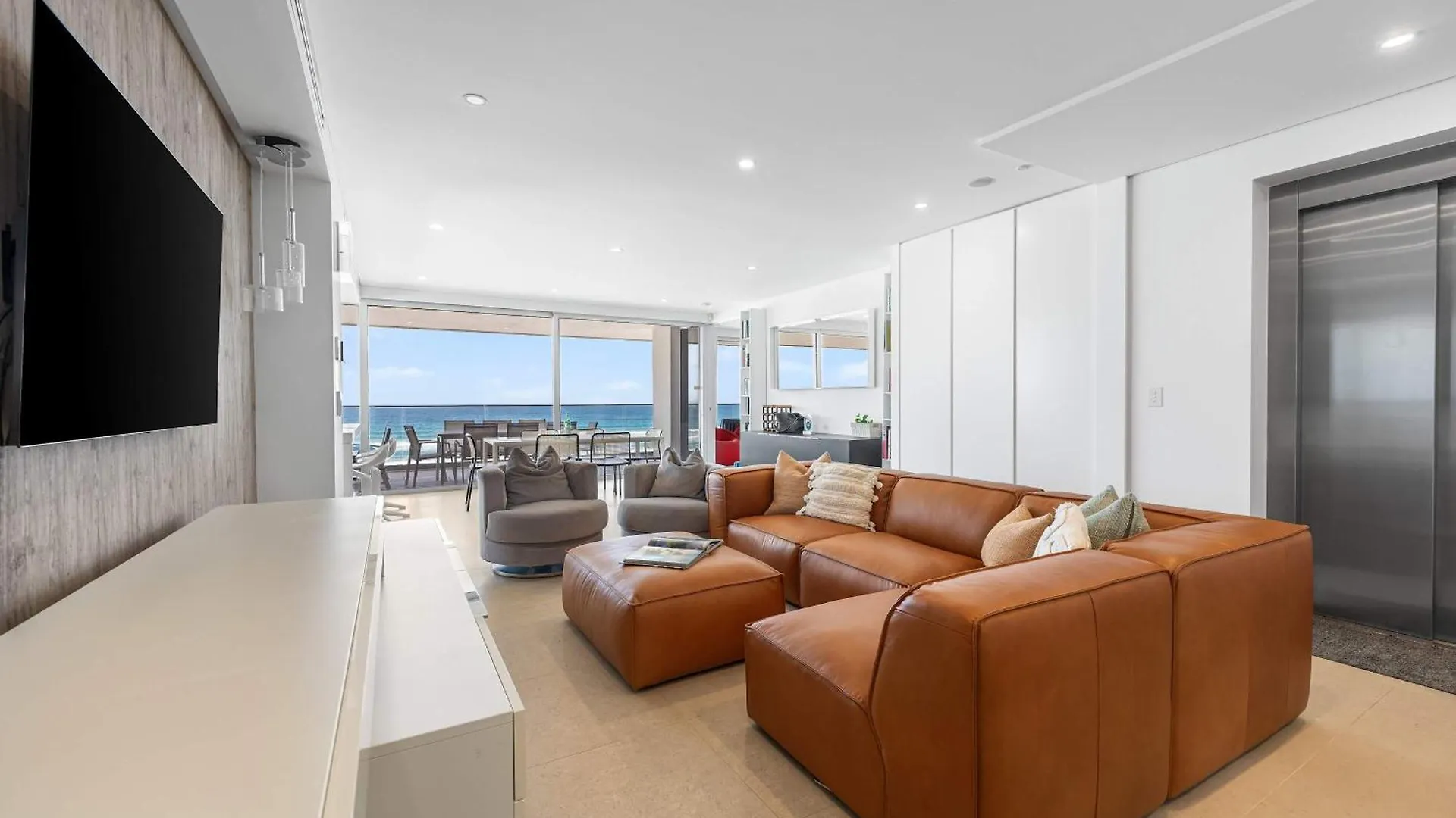 Joy On Jefferson Daire Gold Coast Avustralya